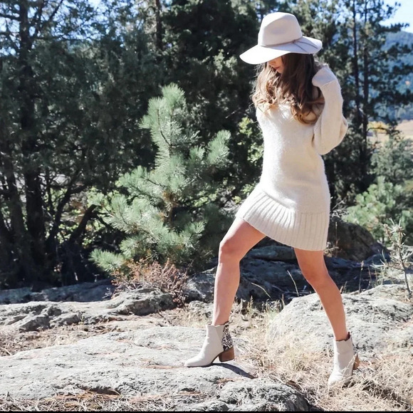 Tom’s Bootie - Picture 3 of 11